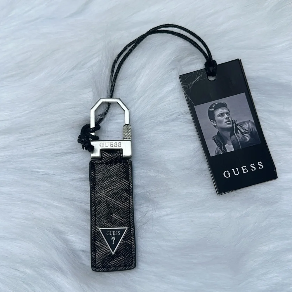 New GUESS Ederlo logo g cube key ring